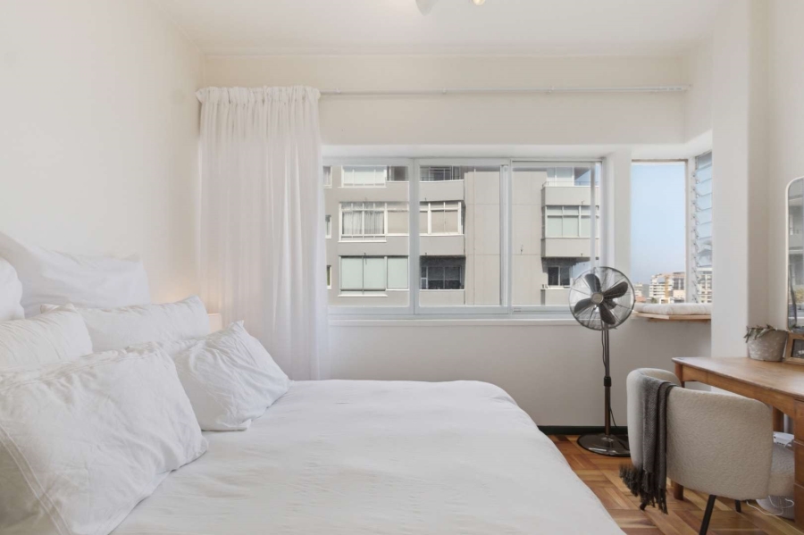 1 Bedroom Property for Sale in Sea Point Western Cape